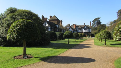 Ascott House Driveway